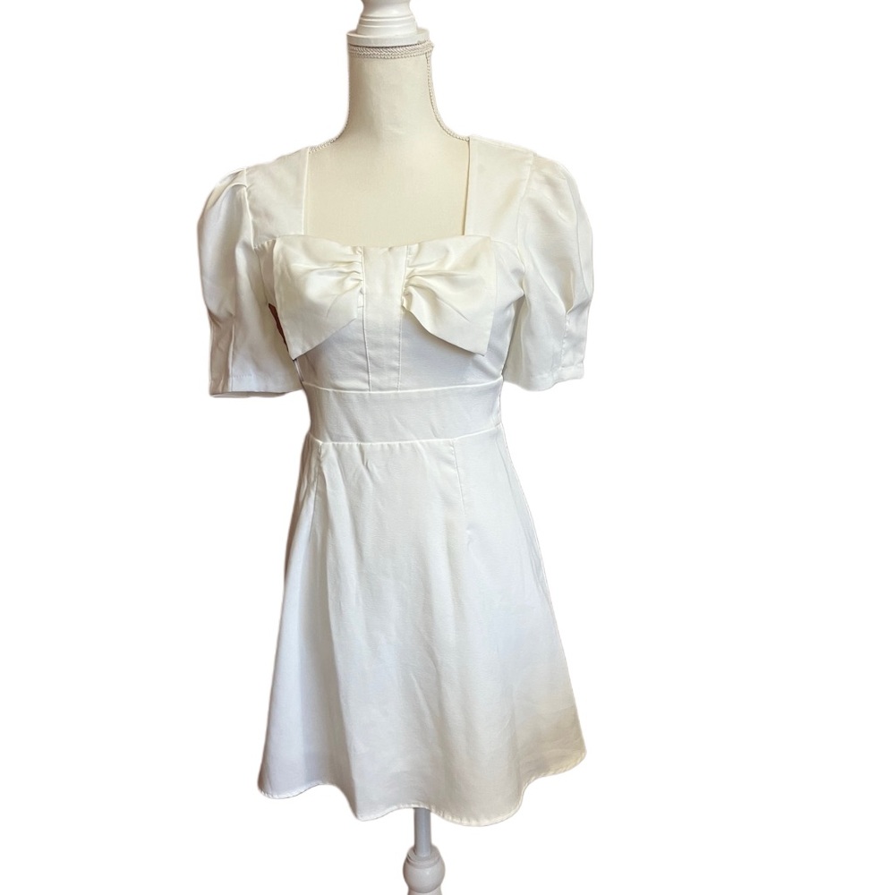 Y2k Elegant White Dress with Bow Detail Size:S